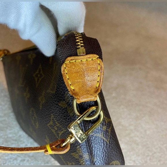 Louis Vuitton Pochette Authentic With Certificate Of Authenticity - Picture 5 of 12